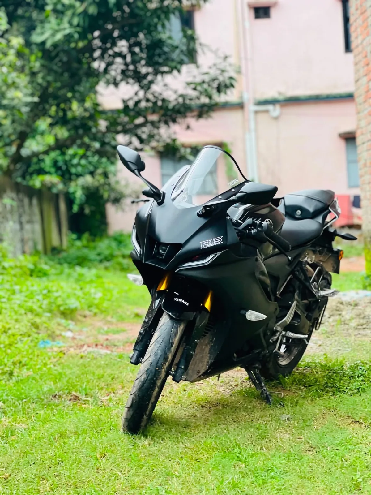 R15 V4 BS6