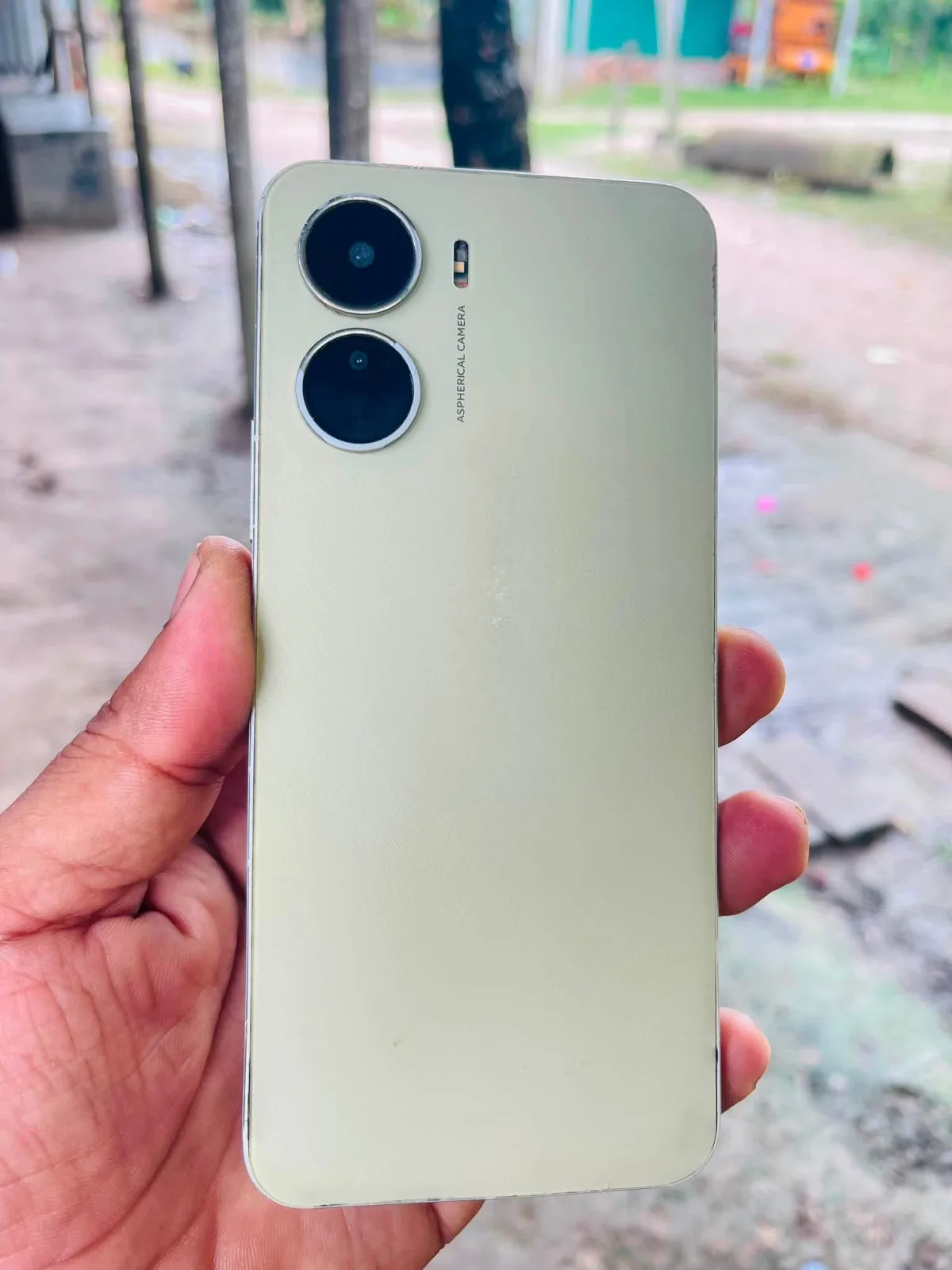 Vivo Y16