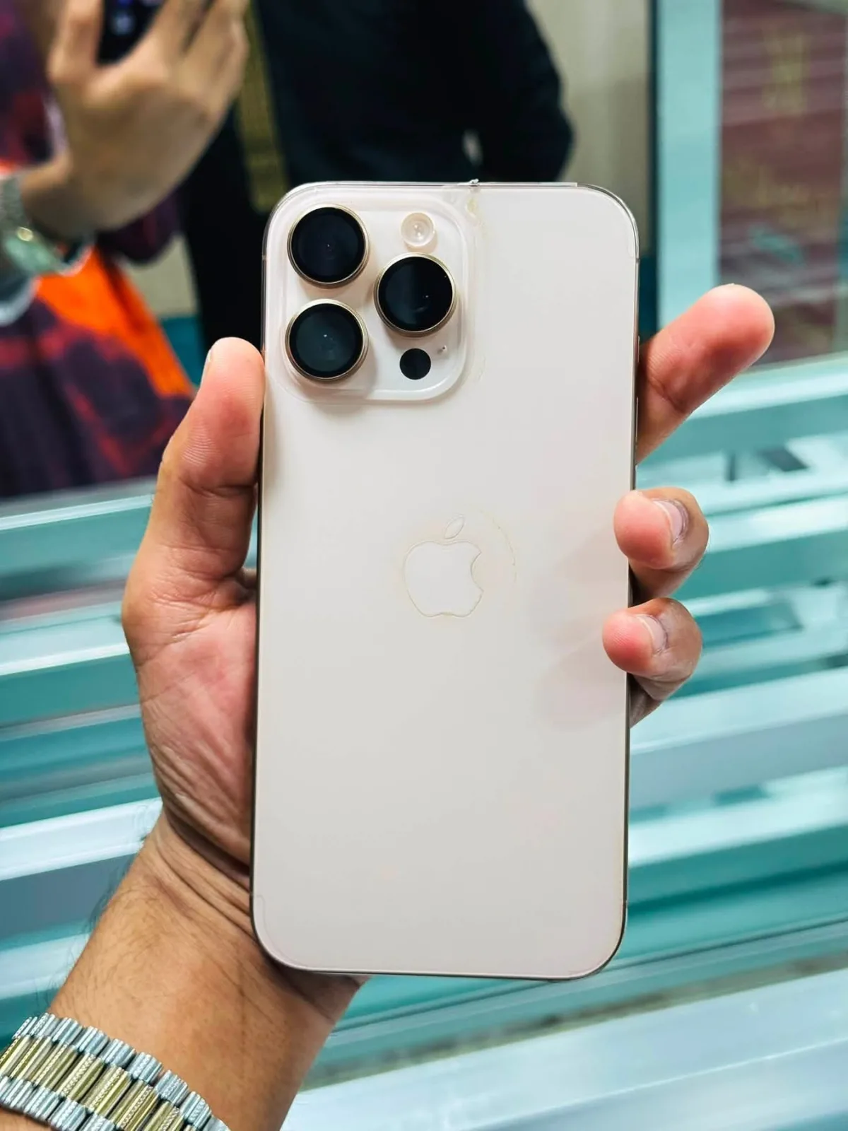 iPhone 16 Pro Max